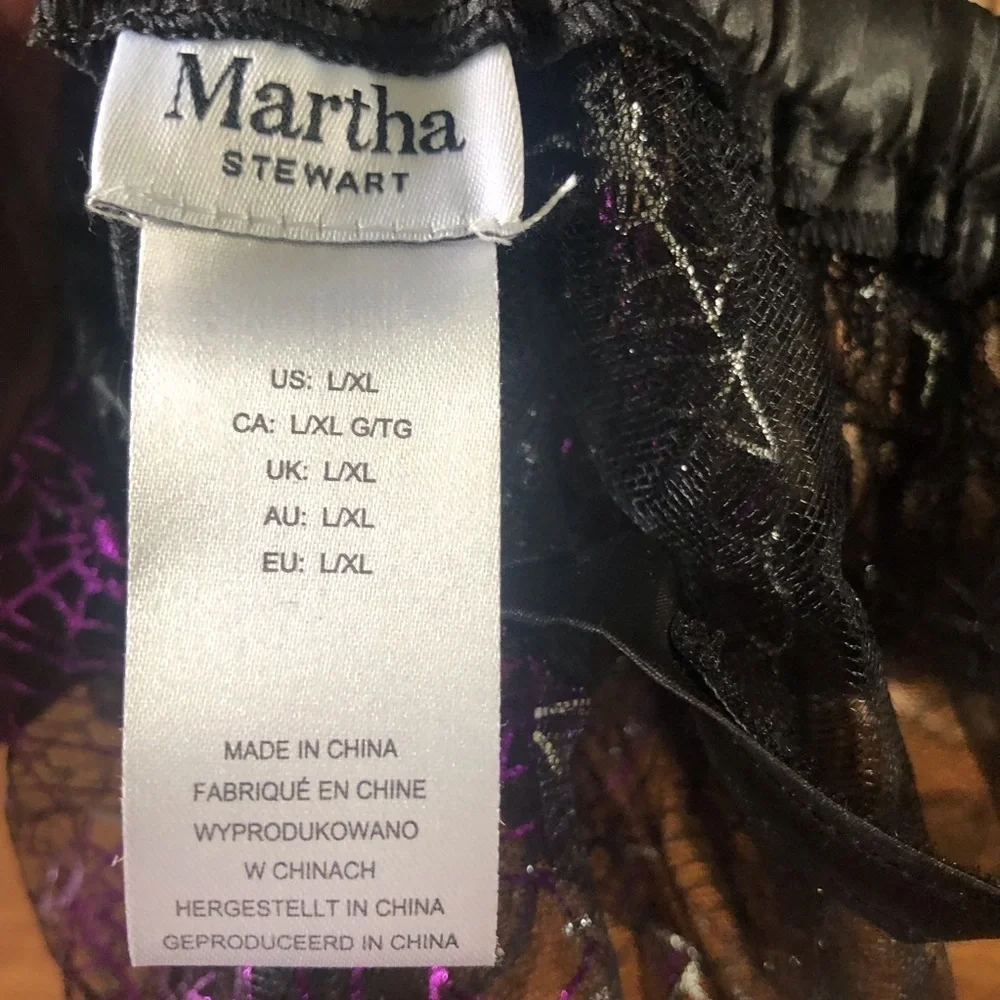 Martha Stewart purple Halloween witch costume for pets in size L/XL